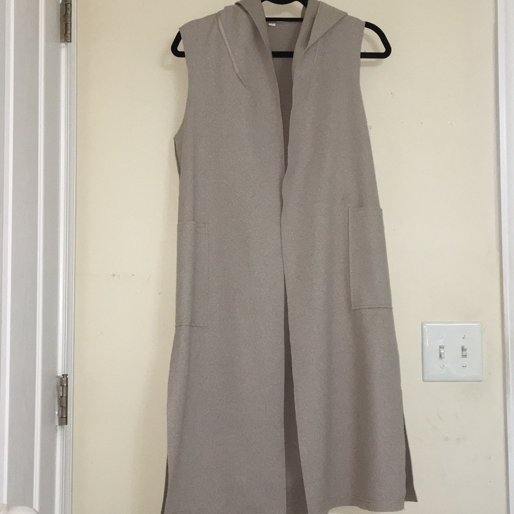 SURRENDER Open Sleeveless Hooded Jacket S/M 39" Length Pit-to-Pit 19" Beige